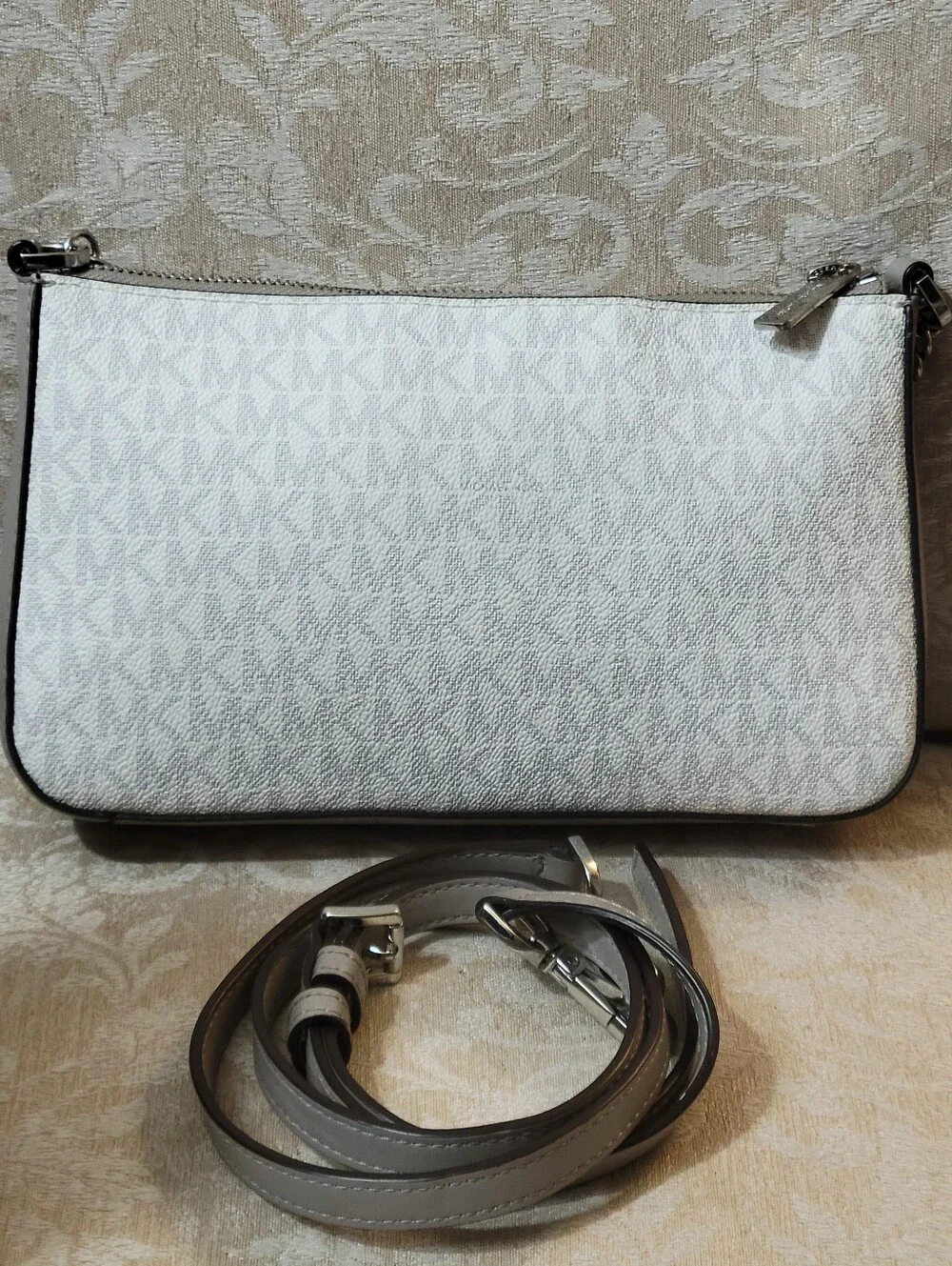 MICHAEL KORS JET SET TRAVEL MEDIUM ZIP POUCHETTE CROSSBODY BAG EUC